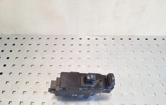 Volvo S60 Electric window control switch 30746075 03458900
