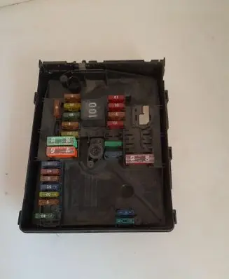 Volkswagen Caddy Fuse module 1K0937804L 1K0937809B 1K0937820B