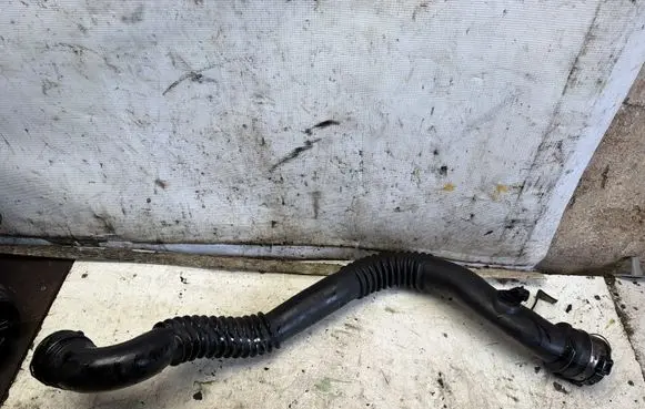BMW 5 E60 E61 Air intake duct part 58300015