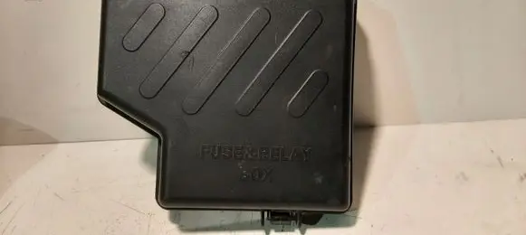 Hyundai Santa Fe Fuse box cover 911152B030 911152B010