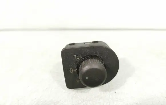 Volkswagen Golf IV Wing mirror switch 1J2959565D