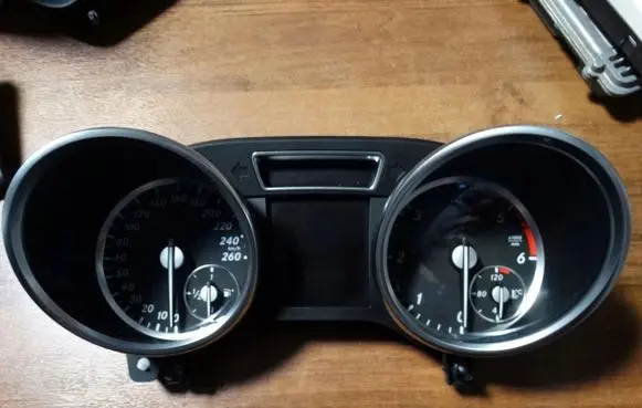 Mercedes-Benz GLE (W166 - C292) Speedometer (instrument cluster)