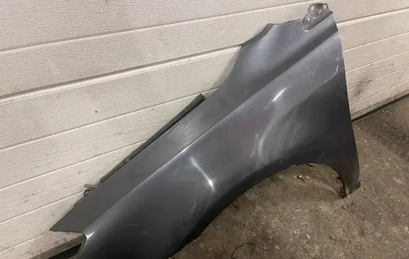 Toyota Avensis T250 Fender end trim 