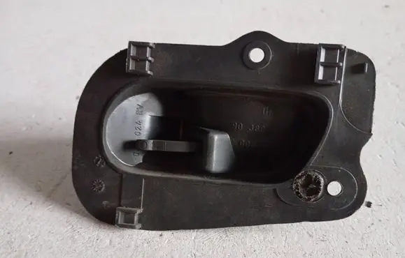 Opel Combo C Front door interior handle 90388024