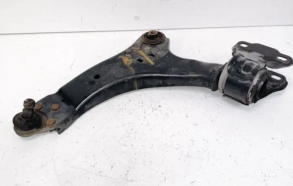 Volvo XC60 Front lower control arm/wishbone 8C9N3A053A
