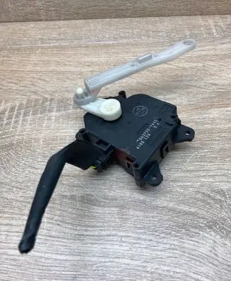Toyota Corolla Verso E121 Air flap motor/actuator 0637007440 410012V5J WithPlug