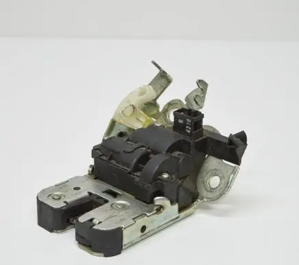 Audi A4 S4 B8 8K Tailgate/trunk/boot lock/catch/latch 8K9827505A