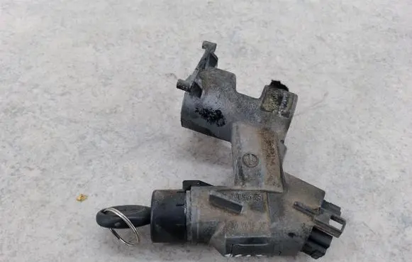 Volkswagen Transporter - Caravelle T4 Ignition lock 701905851