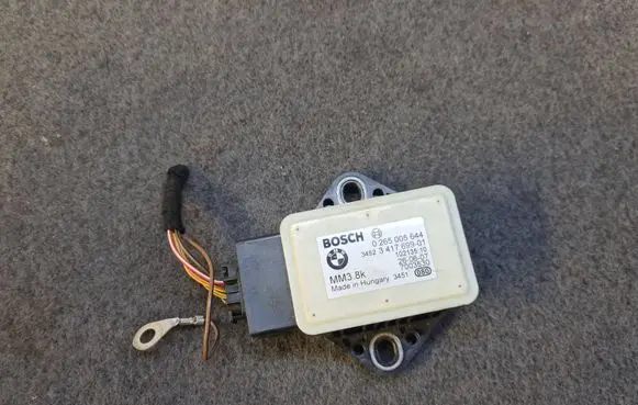 BMW X3 E83 ESP acceleration yaw rate sensor 3417699 0265005644 7003530
