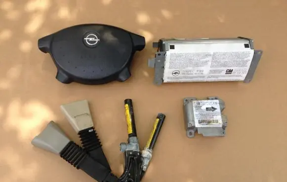 Opel Omega B2 Airbag set OPELOMEGAPODUSZKI