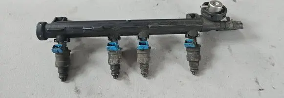 Seat Cordoba (6K) Fuel injector 037906031AD