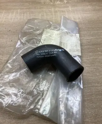 Mercedes-Benz Vito Viano W638 Engine coolant pipe/hose A6385012182
