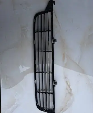 Toyota Avensis T270 Front bumper lower grill 5311205080