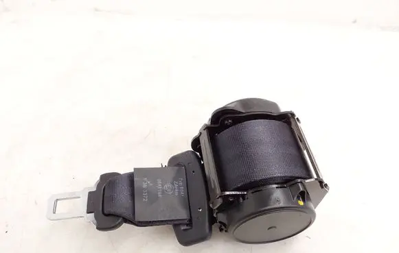 Middle seatbelt (rear)