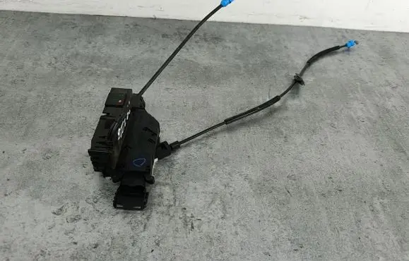 Citroen C4 I Front door lock