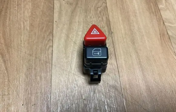 Mercedes-Benz A W168 Hazard light switch A1688201210 33019001