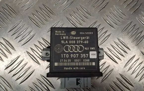 Skoda Octavia Mk2 (1Z) Light module LCM 1T0907357