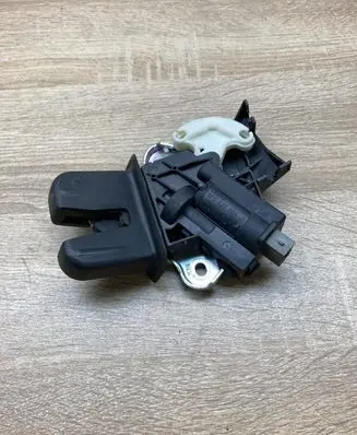 Audi A6 S6 C6 4F Tailgate/trunk/boot lock/catch/latch 4F5827505D