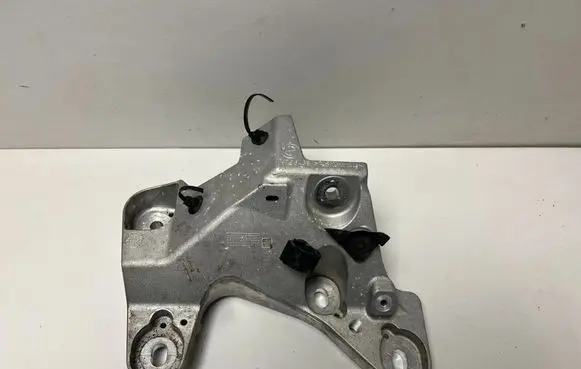 BMW iX1 Engine mounting bracket 9796439