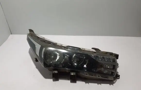 Toyota Corolla E160 E170 Headlight/headlamp 8111002E71