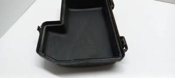 Volvo V70 Fuse box cover 8645259