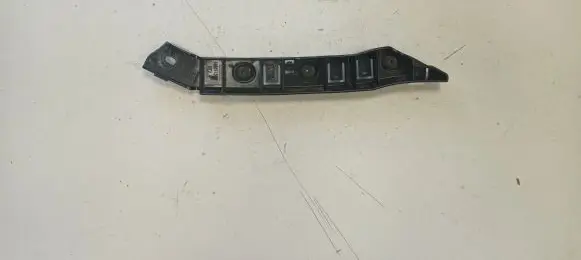Front bumper mounting bracket