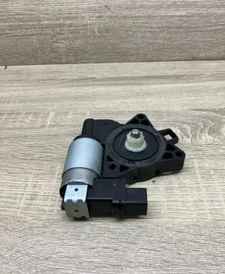 Mazda 3 I Front door window regulator motor G22C5858X CM011750