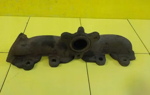 Opel Insignia B Exhaust manifold 55580744