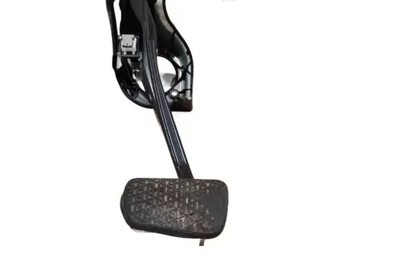 Mercedes-Benz C W204 Brake pedal A2042902001 PP204290056 0904001723