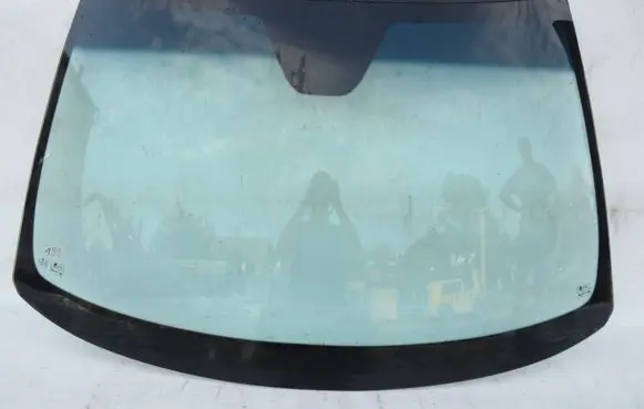 Volvo XC70 Front windscreen/windshield window 43R010825
