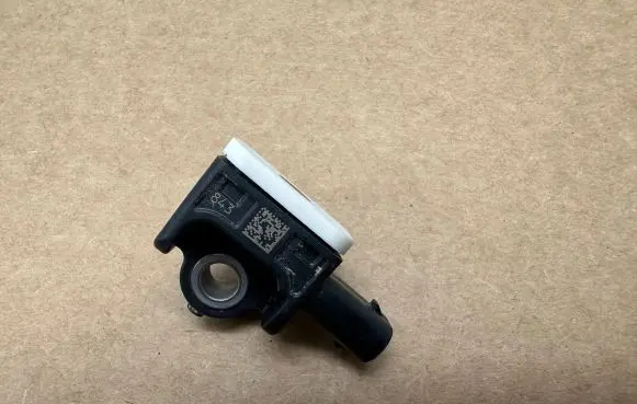 Volkswagen Amarok Airbag deployment crash/impact sensor 2H0959351