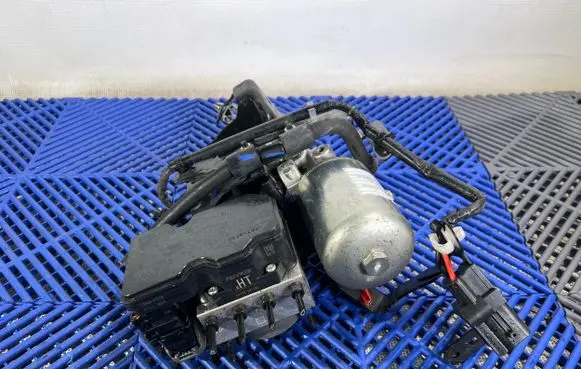 Toyota C-HR I ABS Pump 11304041570