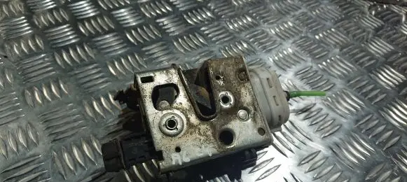 Audi A6 S6 C4 4A Front door lock 4A1837016D