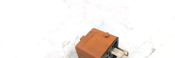BMW 5 E34 Other relay 0332019456