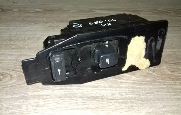 Volvo S60 Electric window control switch 30658147