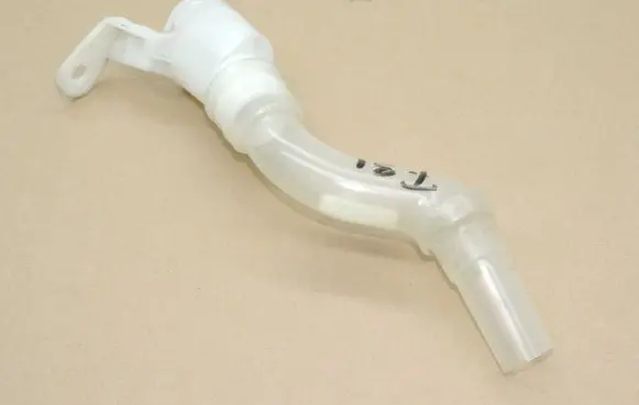 Toyota Previa (XR30, XR40) II Window washer liquid tank fill tube