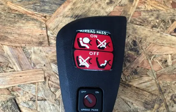 Citroen C8 Passenger airbag on/off switch 