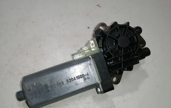 Mercedes-Benz ML W164 Seat adjustment motor 0390203004