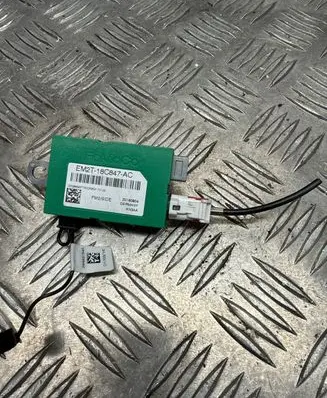Ford Galaxy Aerial antenna amplifier EM2T18C847AC 20160804