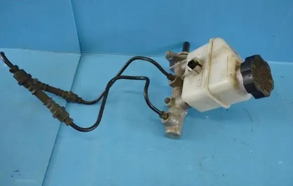 Hyundai i40 Master brake cylinder