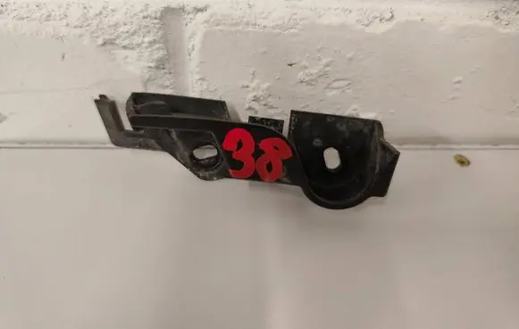 Audi A4 S4 B8 8K Front bumper mounting bracket 8K0807284E