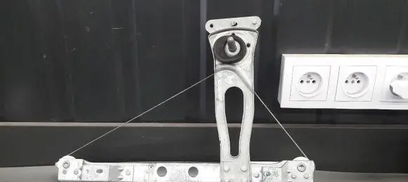 Citroen C3 Rear window lifting mechanism without motor 9680027480
