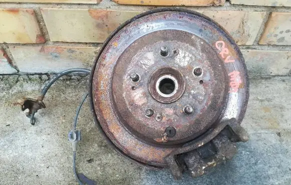 Honda CR-V Rear wheel hub spindle/knuckle