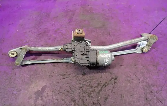 Audi A4 S4 B6 8E 8H Front wiper linkage and motor 
