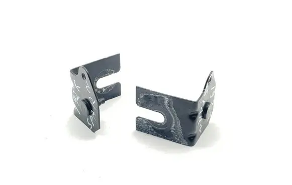Jaguar XJ X351 Fender mounting bracket