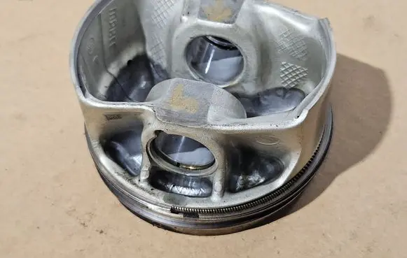 BMW M5 Piston 89L106