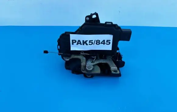 Volkswagen New Beetle Front door lock 3B1837016A