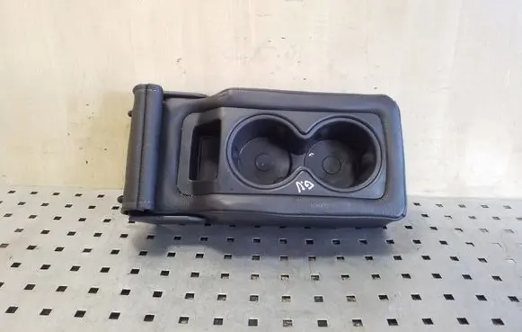 Chevrolet Captiva Rear seat armrest 