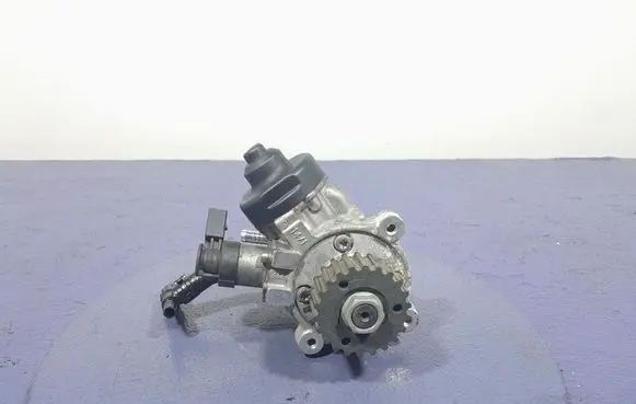 Skoda Superb B5 (3U) Fuel injection high pressure pump 04L130755E