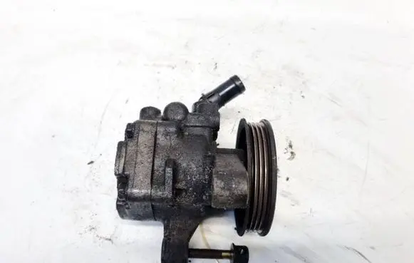 Honda FR-V Power steering pump 